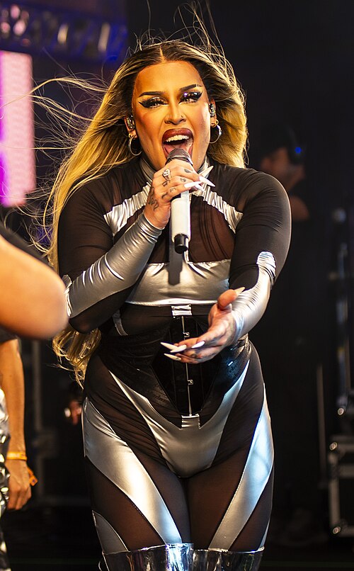 Gloria Groove